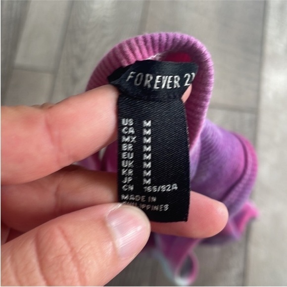 Forever 21 Size Medium Tie Dye Flower Printed Cropped Tank Top. - Picture 5 of 5